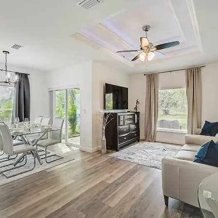 Sw Florida Luxury Modern Retreat, King Bed Suite , Close To Beaches / Golfing / Fishing / Air Ports , 2023 Built